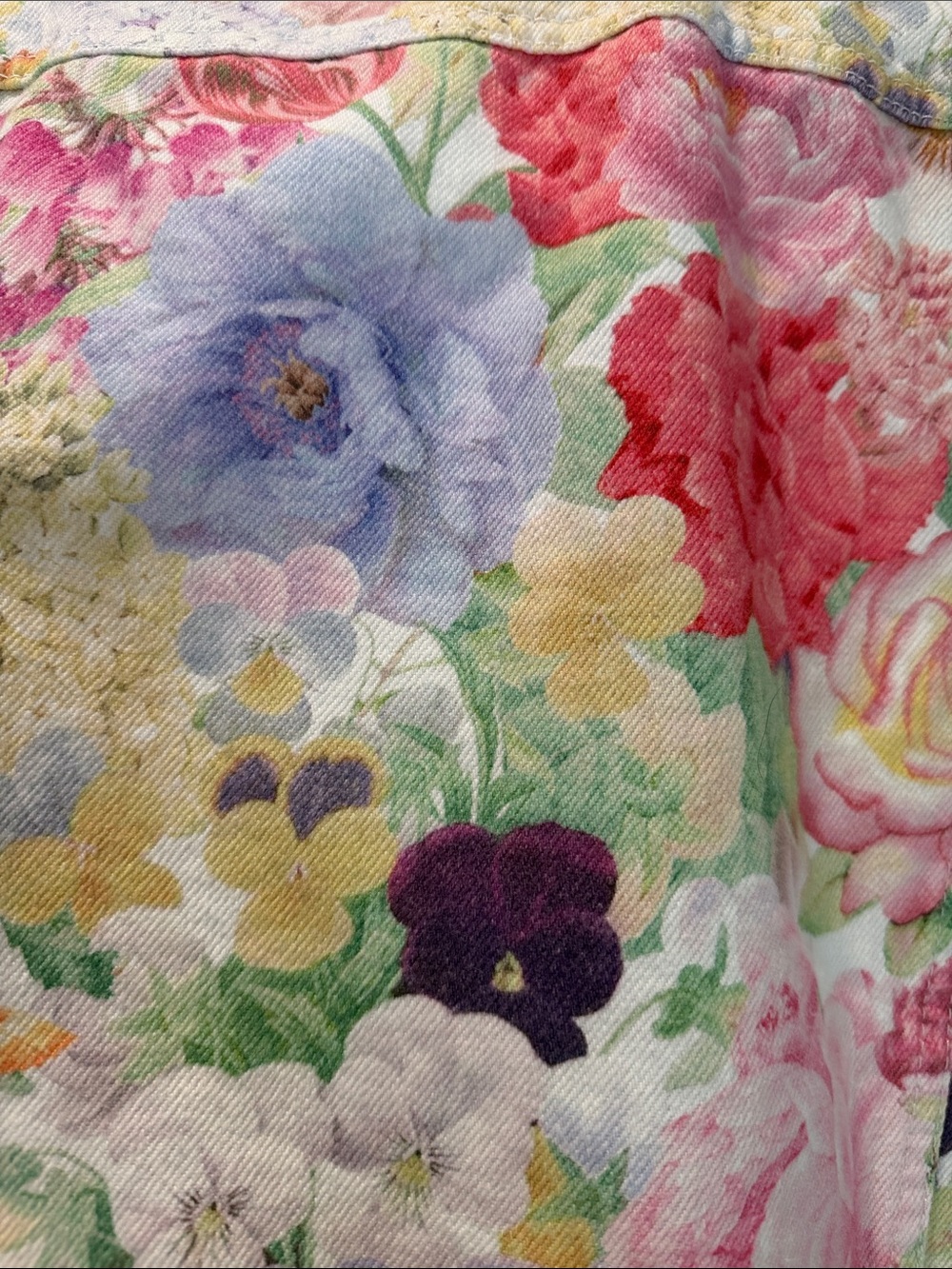 Alice + Olivia Floral Cropped Jean Jacket in Multicolor - Picture 5 of 5